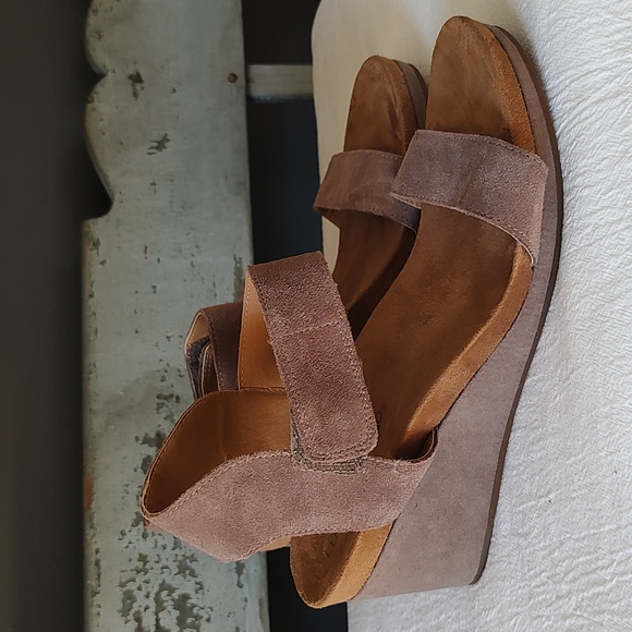 Lucky Brand Shoes - Lucky Brand Leather Taupe/Brown Kamilia Wedge Sandals Shoes Size 8.5 Velcro